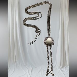 Women’s Flower Pearl Necklace - White/Silver